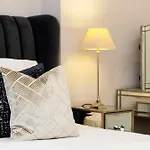 Veeve - The Brook Green Retreat